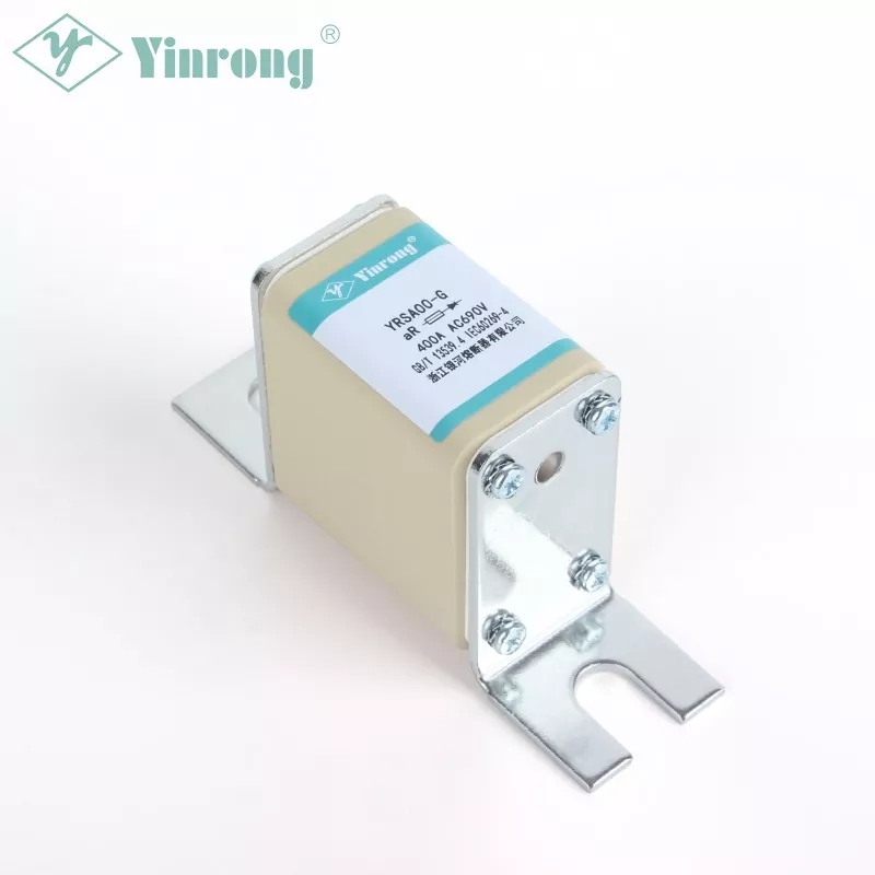 Високоскоростен предпазител с квадратно тяло 690V DIN